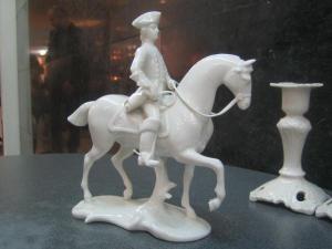 Продам Фарфоровую статуэтку-Всадник на коне-,Германия,Нимфенбург