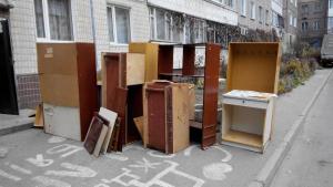 Вывоз (вынос) старой мебели на мусорку в Казани