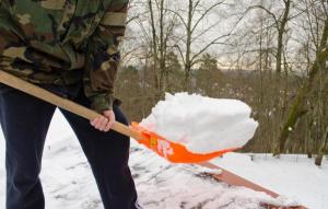 Уборка снега в Омске и области