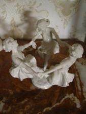 Фарфоровая статуэтка 3 танцующие девочки, мануфактура Hutschenreuther