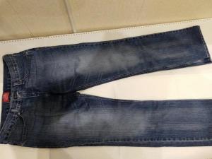 Продаю новые,синие джинсы"Levis"