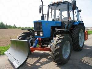 Машина уборочно-погрузочная на базе трактора "Беларус"