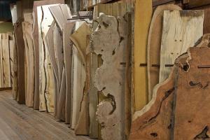 Слэбы и спилы из реликтовой древесины