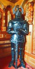 Рыцарь тевтонский-скульптура из металла.