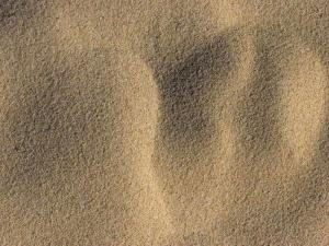 Кварцевый песок, купершлак, гранатовый песок, резиновая крошка