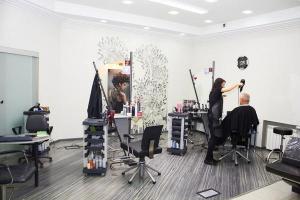 Все виды парикмахерских услуг в салоне красоты Каре Классик
