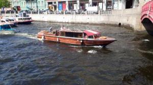 Аренда катера в Санкт-Петербурге с экскурсией и без
