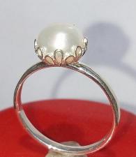 Кольцо из серебра с жемчугом "Совершенство"