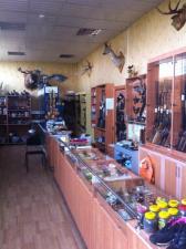 Магазин по торговле гражданским оружием и сопутствующими товарами
