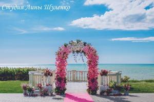 Выездная церемония в Крыму. Выездная свадьба, свадебная арка, декор выездной регистрации