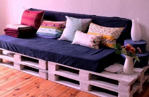 Подиумные кровати из торговых поддонов на заказ