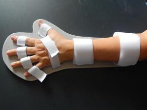 Фиксатор-ортез для руки после инсульта