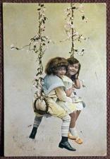 Антикварная открытка "Дети на качелях"