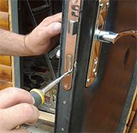 Ремонт стальных дверей в Химки Зеленограде Солнечногорске Клине