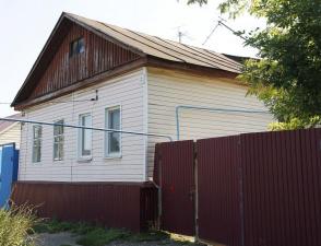 Двухкомнатная квартира в 2-кварт. доме в центре г. Чаплыгин Липецкой области