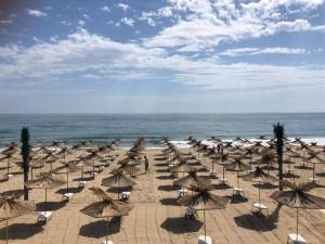 Продаются апартаменты в Болгарии на самом берегу моря на территории СПА-Отеля Long Beach Resort & Spa 5*