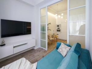 Продается новая 2 - комнатная квартира с дизайнерским ремонтом в мкр. Мамайка