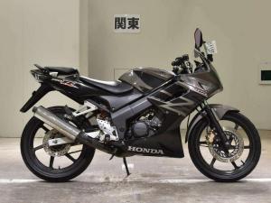 Мотоцикл спортбайк Honda CBR150R рама NCB150 модификация спортивный гв 2004 пробег 26 т.км черный темно-серый металлик