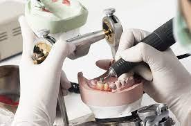 Зубной техник по несъемному протезированию