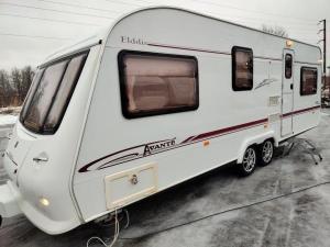 Двуосный-трейлер,кемпер,дом на колёсах,караван,жилой-прицеп,Прицеп дaча Elddis Avante 2004 год 6 мест с палаткой в комплекте