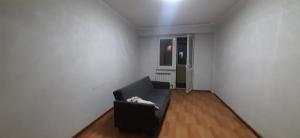 Сдам двухкомнатную квартиру на любой срок по адресу:Шимановск 1-й 24