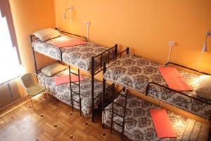 Кровати на металлокаркасе двухъярусные односпальные для хостелов гостиниц рабочих, баз отдыха