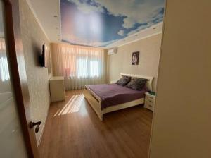 Сдается комната в квартире на любой срок по адресу: Абинск Комсомольский пр-т, 139
