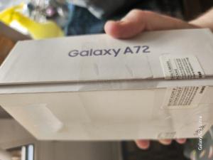 Продам срочно Samsung galaxy a72
