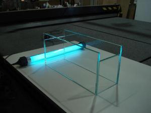 УФ-клей — клей для ультрафиолетовой склейки стекла.