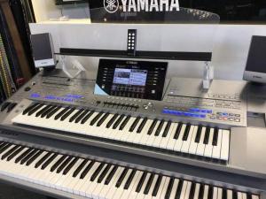 Продам клавиатуру Yamaha Tyros 5 61-клавишную аранжировщик для рабочей станции.