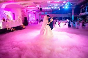 Пиро-шоу на свадьбу (тяжелый дым, холодные фонтаны)