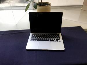 MacBook Pro I5/8/120Гб полностью рабочий (2015 г)