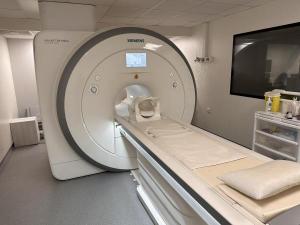 Магнитно-резонансный томограф (МРТ) Siemens Amira 1.5T