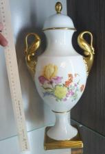 Фарфоровая ваза с лебедями и цветами, фарфор Kaiser, Германия