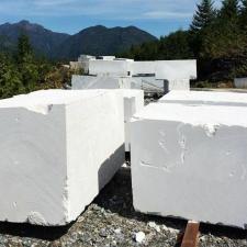 Мраморные полоцкие блоки 1,9 х 1,7 х 1,6 м.
