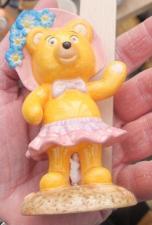 Фарфоровая статуэтка Медвежонок в юбочке, королевская мануфактура Роял Ворсестер