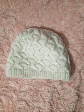 Продам: белую женскую шапку