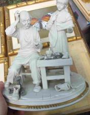 Фарфоровая скульптура Сапожник с девушкой, фарфор бисквит Каподимонте , Италия