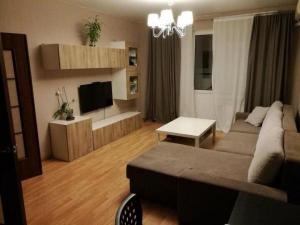 Сдам 2-х комнатную квартиру на любой срок по адресу:Оренбург Одесская улица, 144