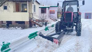 Отвал для чистки снега под барьером