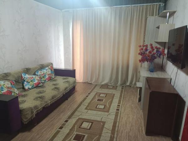 Квартира в аренду в Слюдянке, улица Комсомольская улица, 40 фото №1